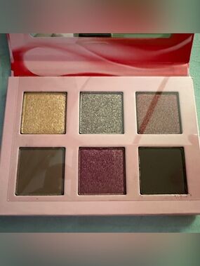 Mary Kay Six-Shade Eyeshadow Palette- Outer Glow